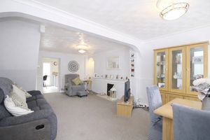 Lounge/Diner- click for photo gallery
